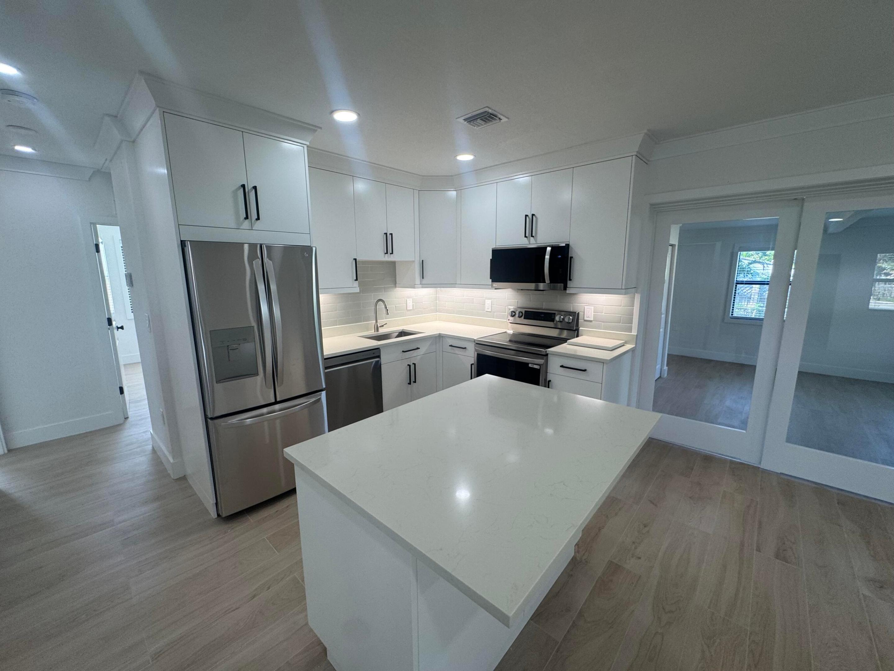3015 Robert Road