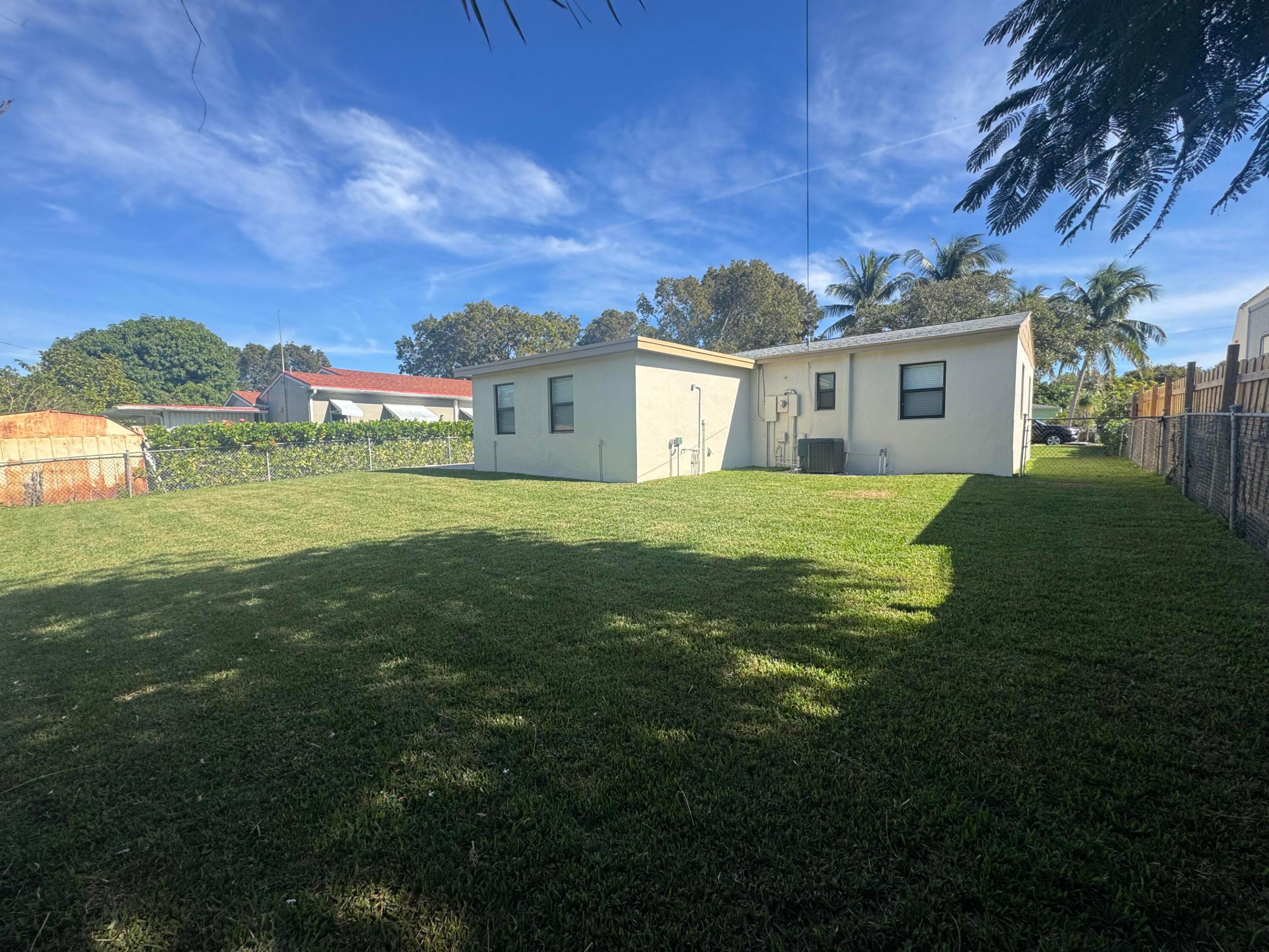 3015 Robert Road