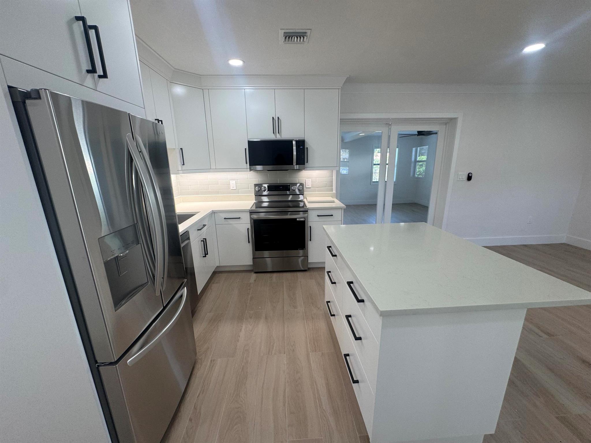 3015 Robert Road