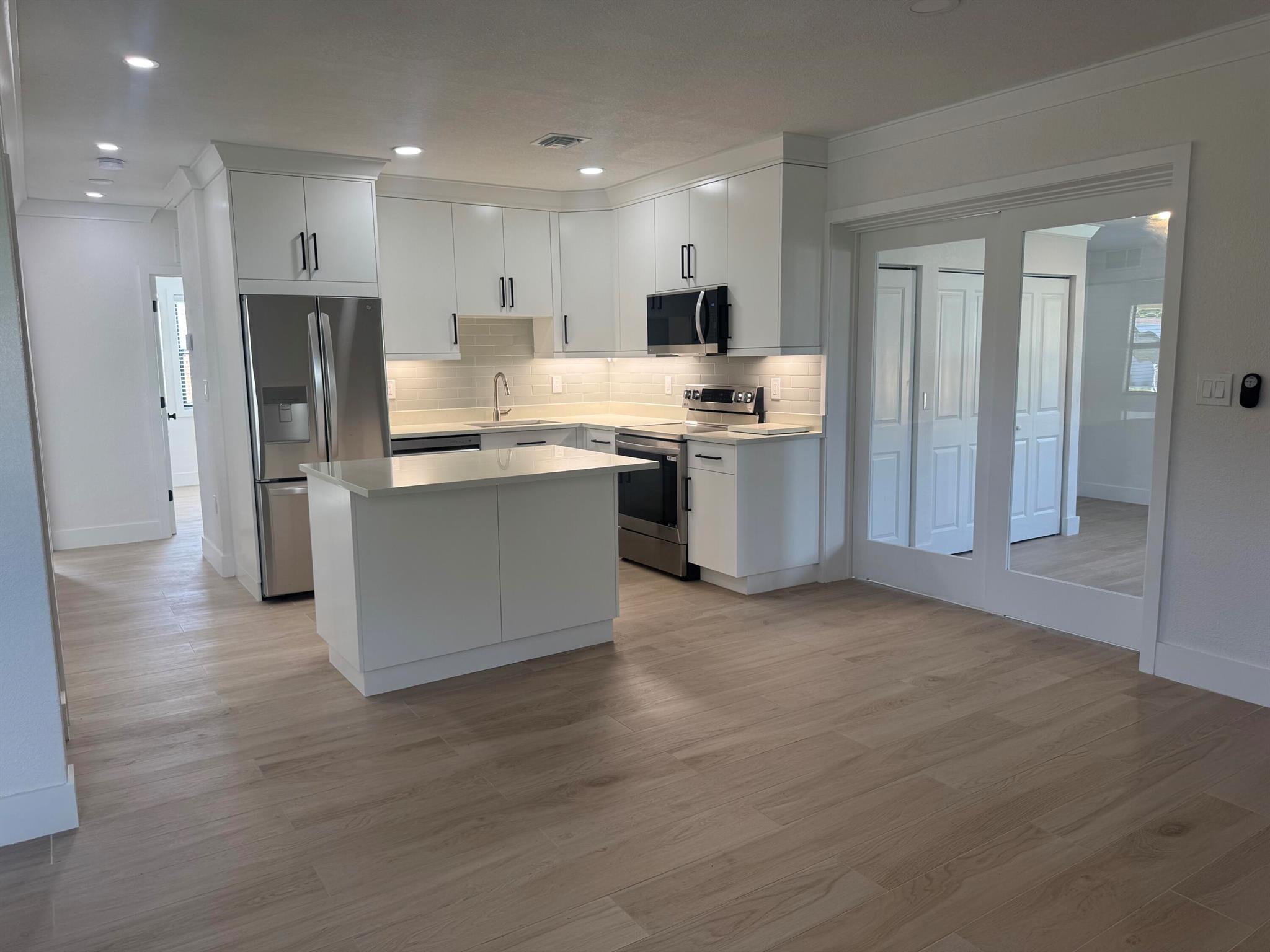 3015 Robert Road