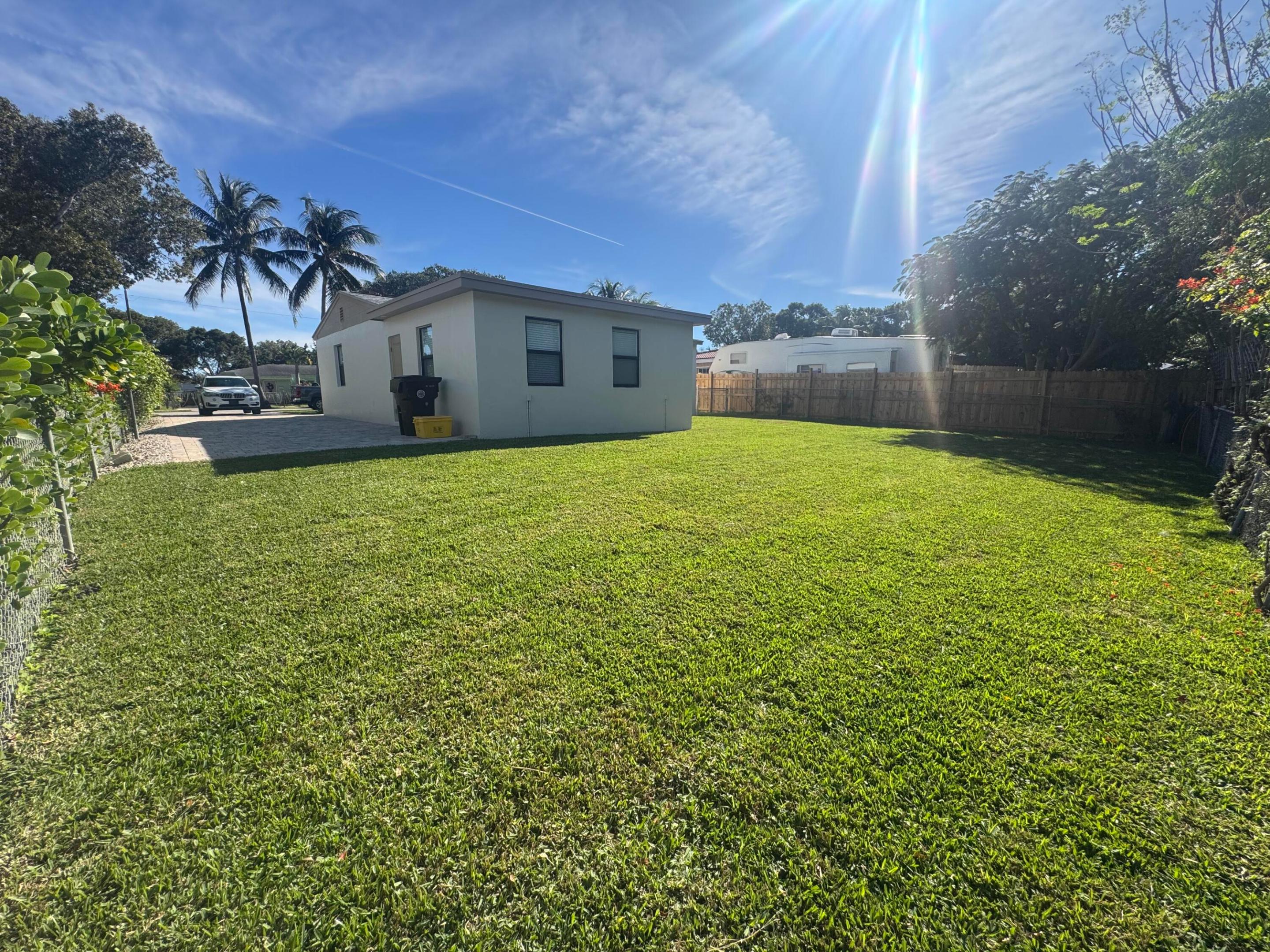 3015 Robert Road