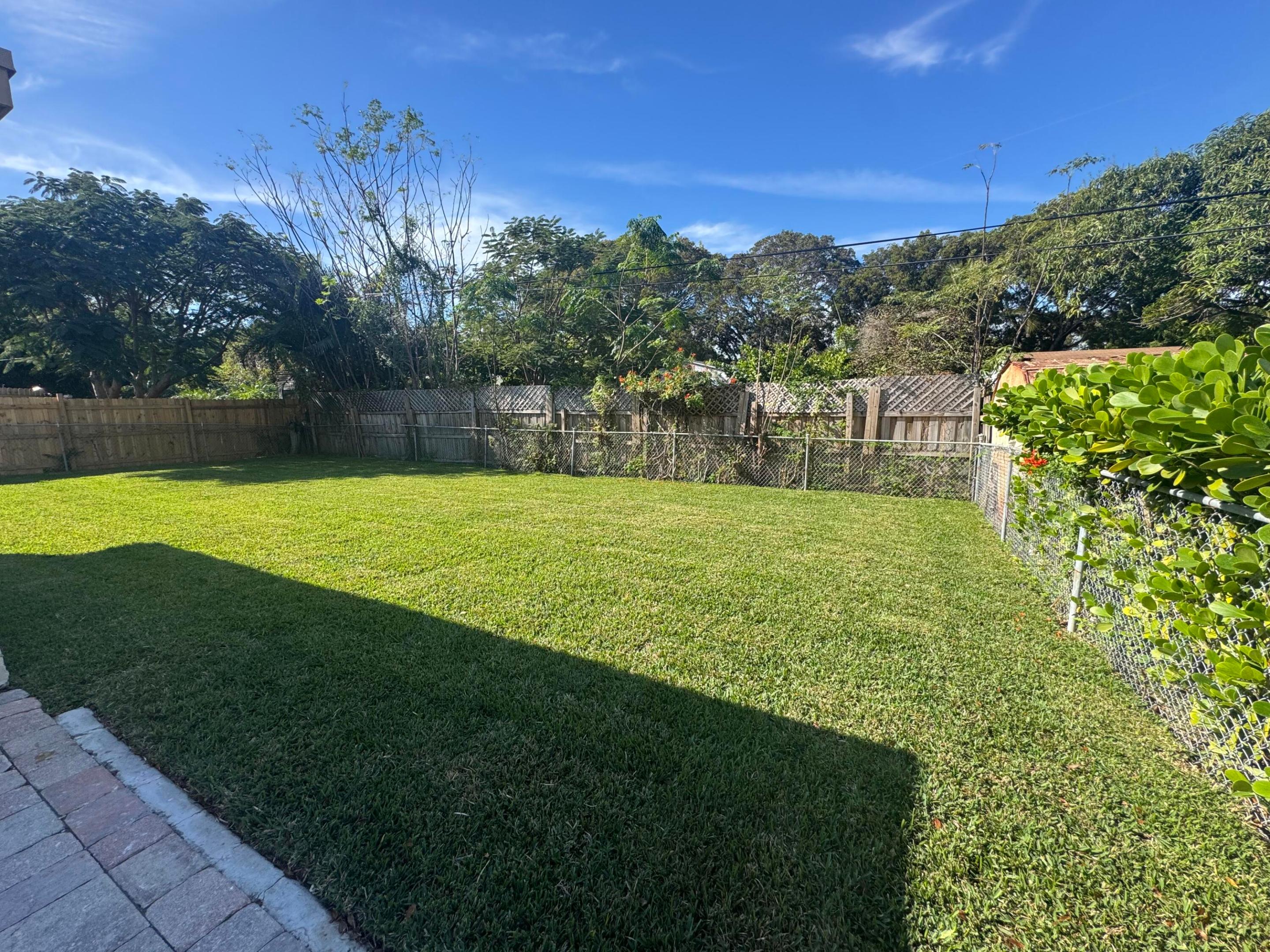 3015 Robert Road