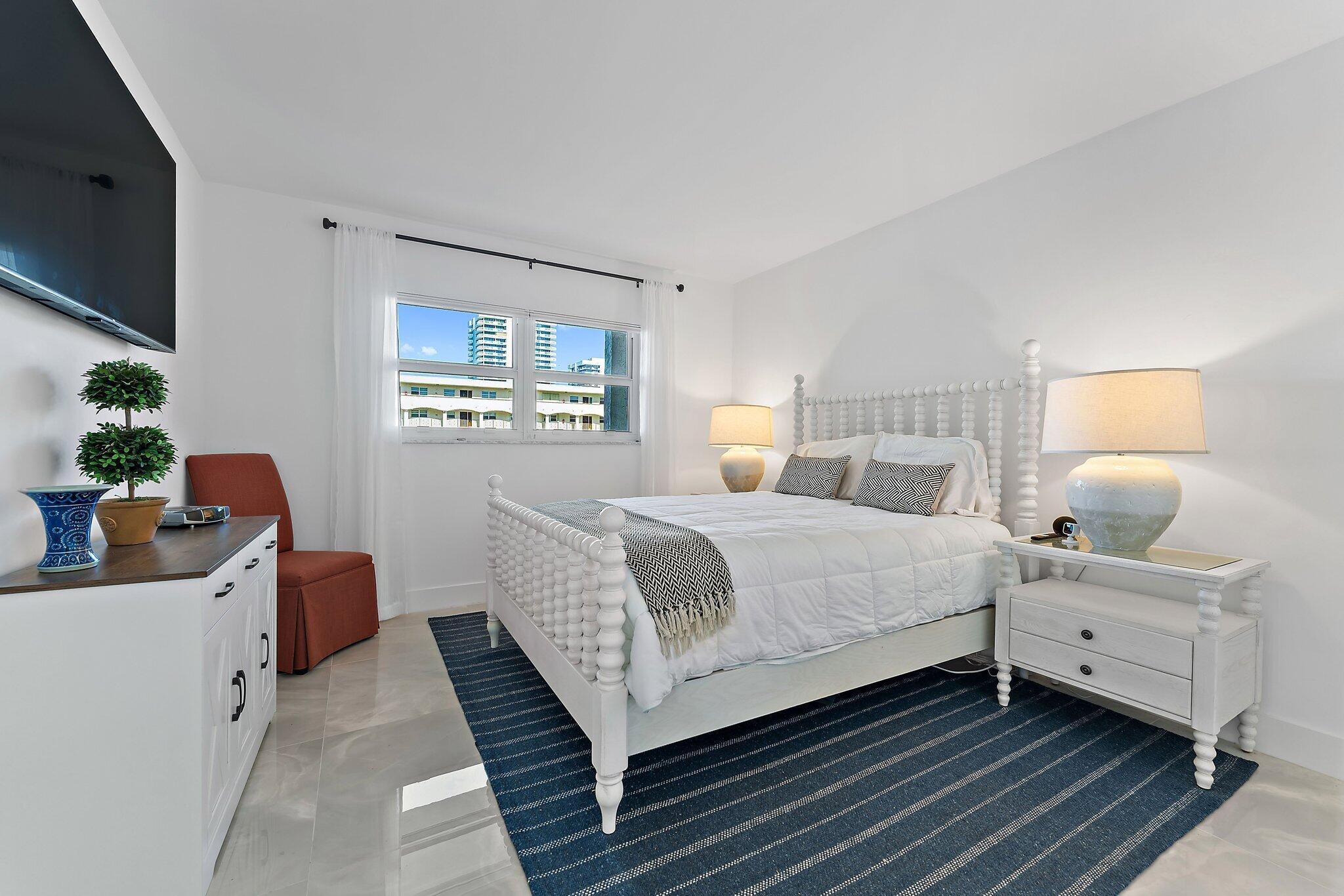 21 Yacht Club Drive 204