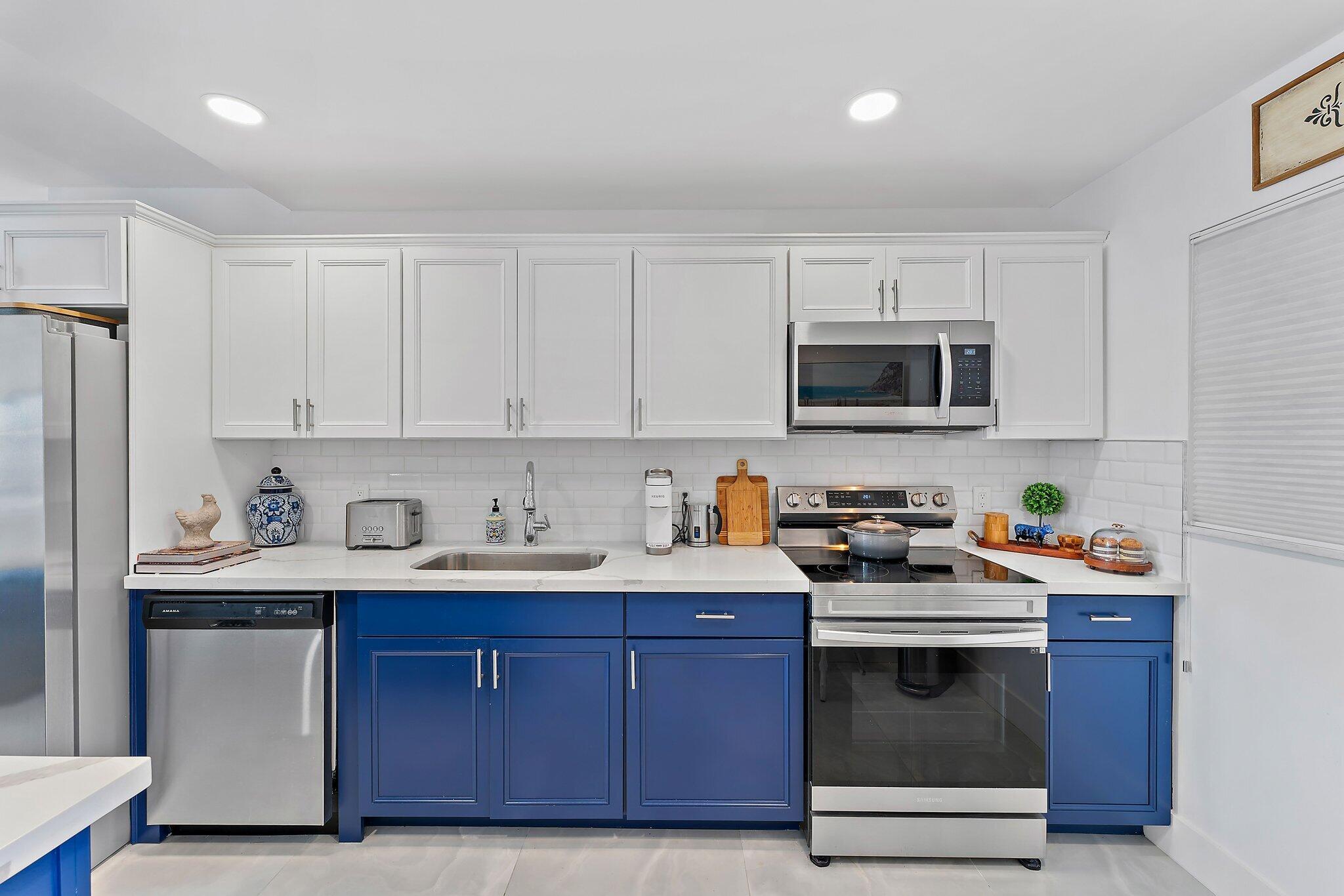 21 Yacht Club Drive 204