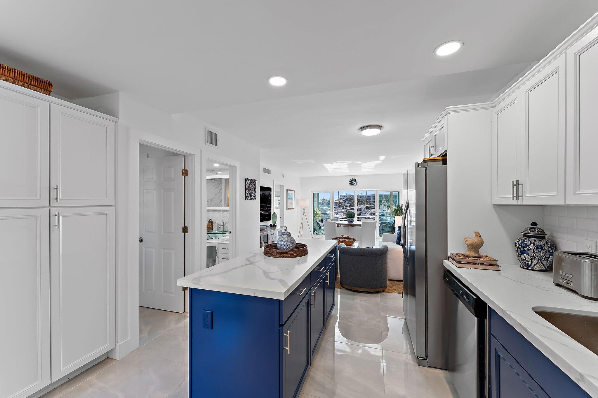 21 Yacht Club Drive 204