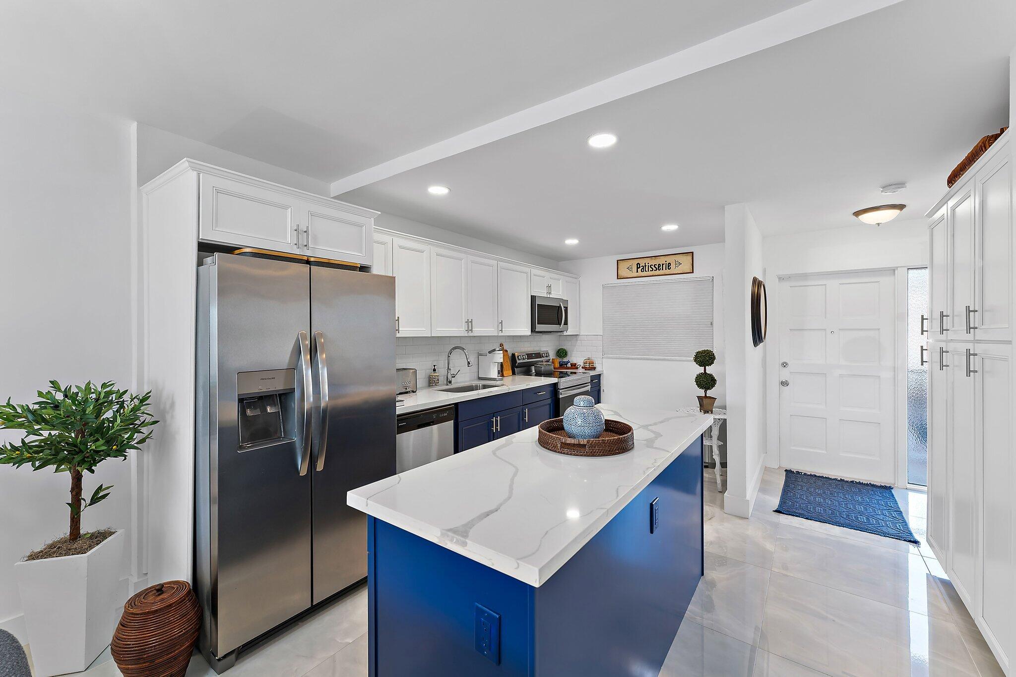 21 Yacht Club Drive 204
