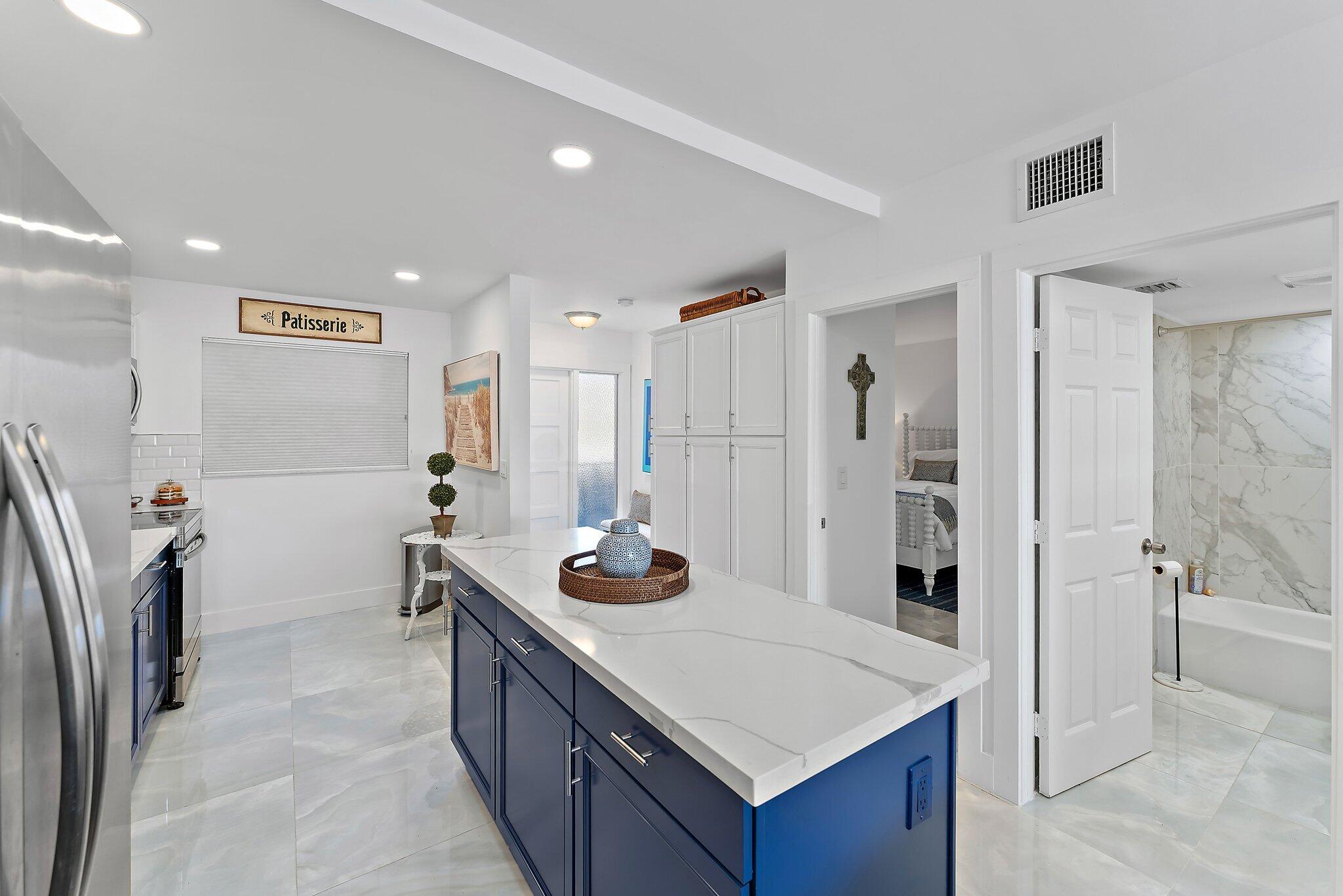 21 Yacht Club Drive 204