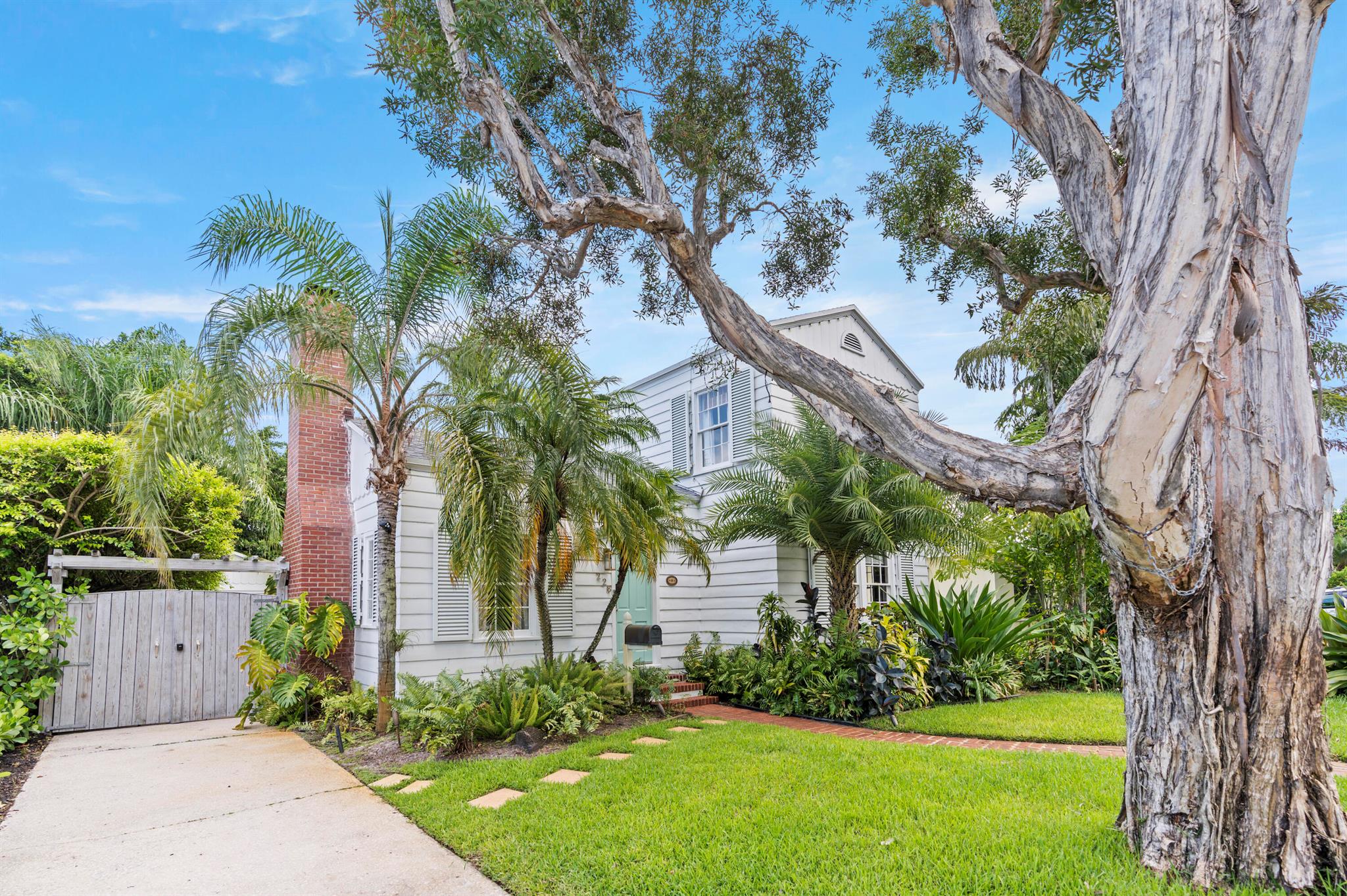 228 Walton Boulevard