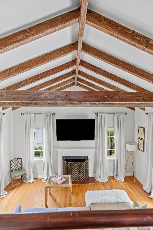 228 Walton Boulevard