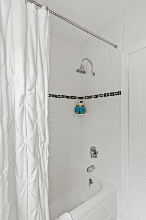 228 Walton Boulevard