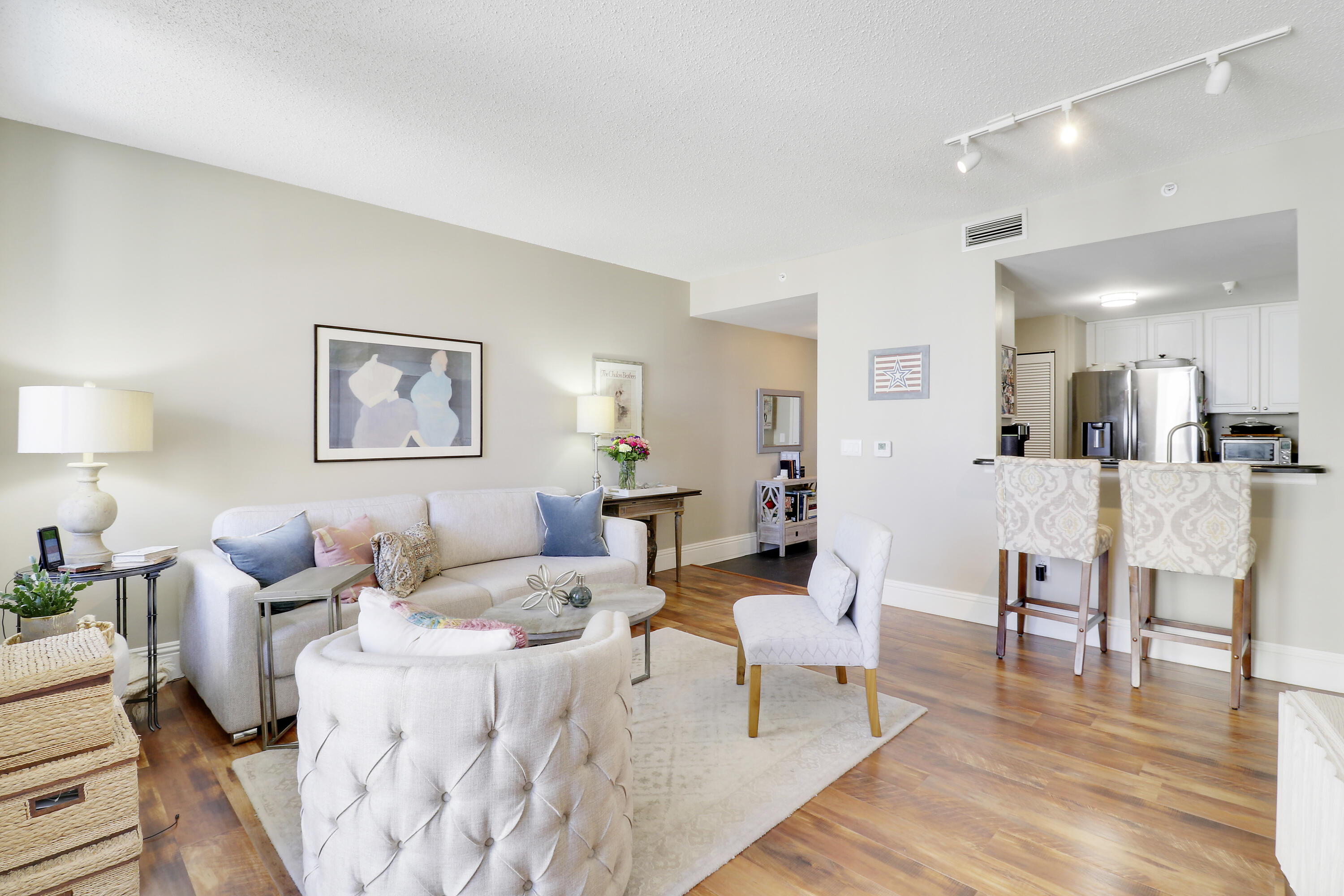 255 Evernia Street 801