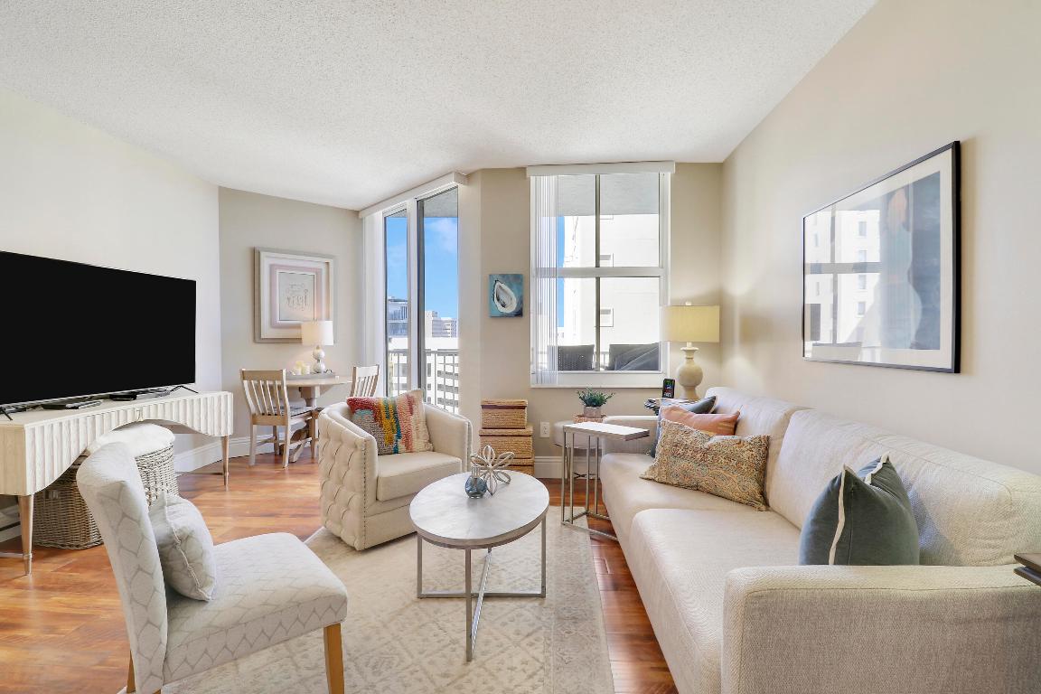 255 Evernia Street 801