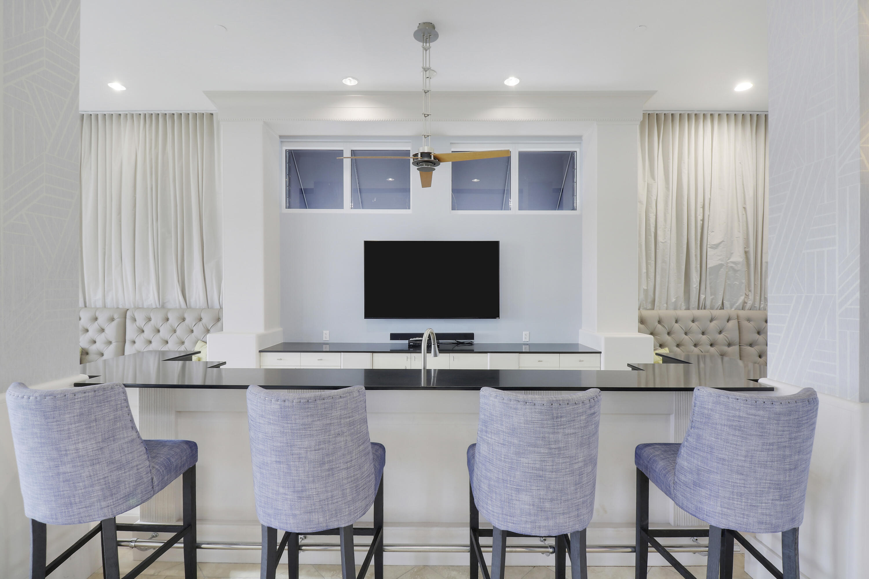 255 Evernia Street 801