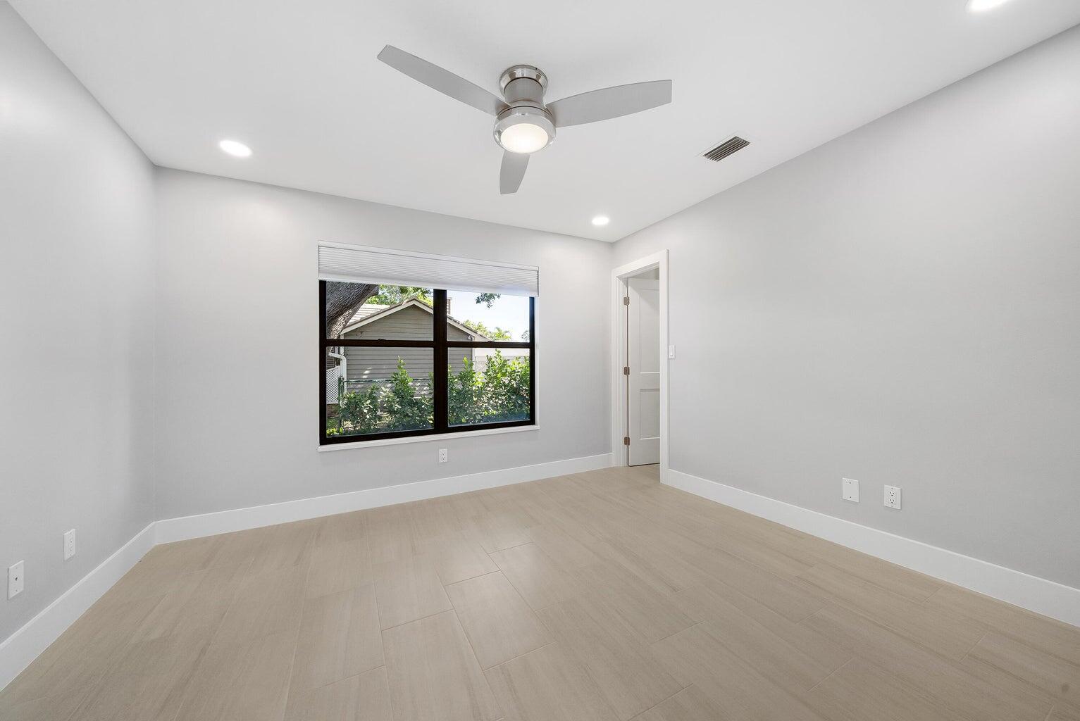 18721 SE River Ridge Road