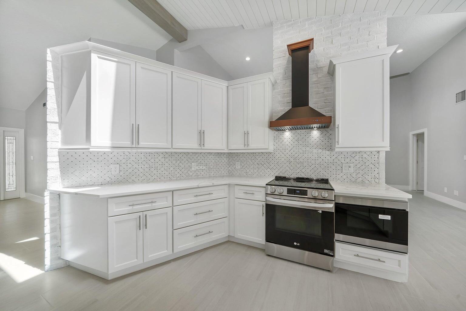 18721 SE River Ridge Road