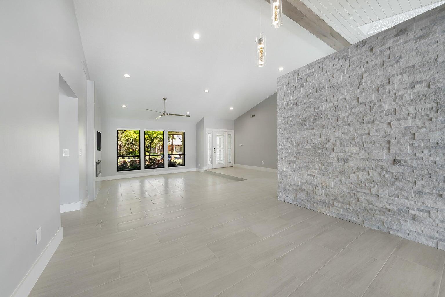 18721 SE River Ridge Road