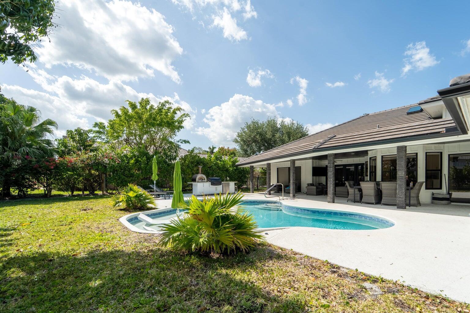 18721 SE River Ridge Road