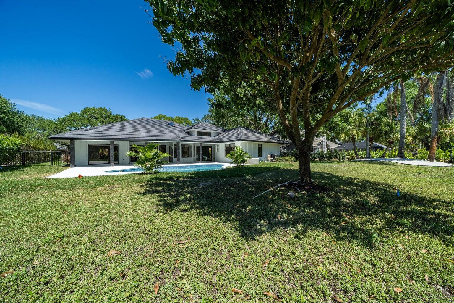 18721 SE River Ridge Road