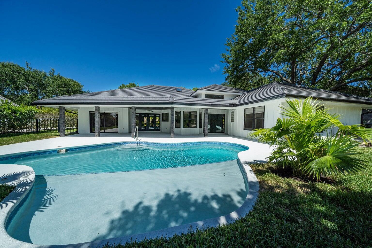 18721 SE River Ridge Road