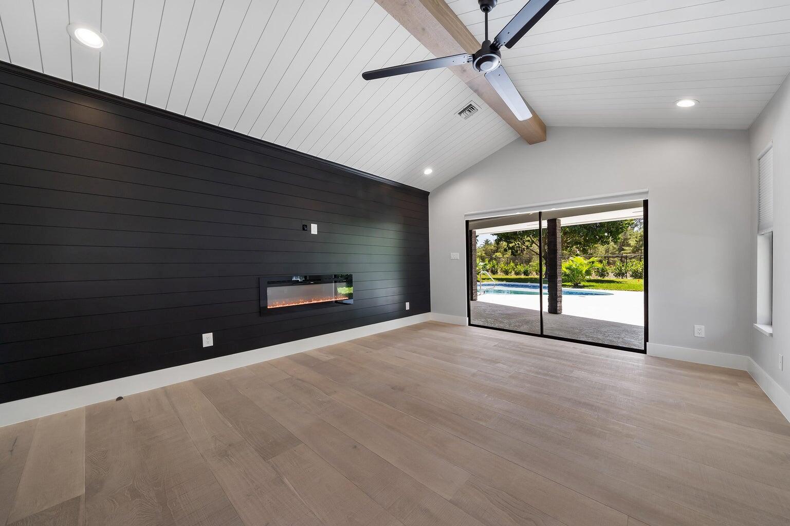 18721 SE River Ridge Road