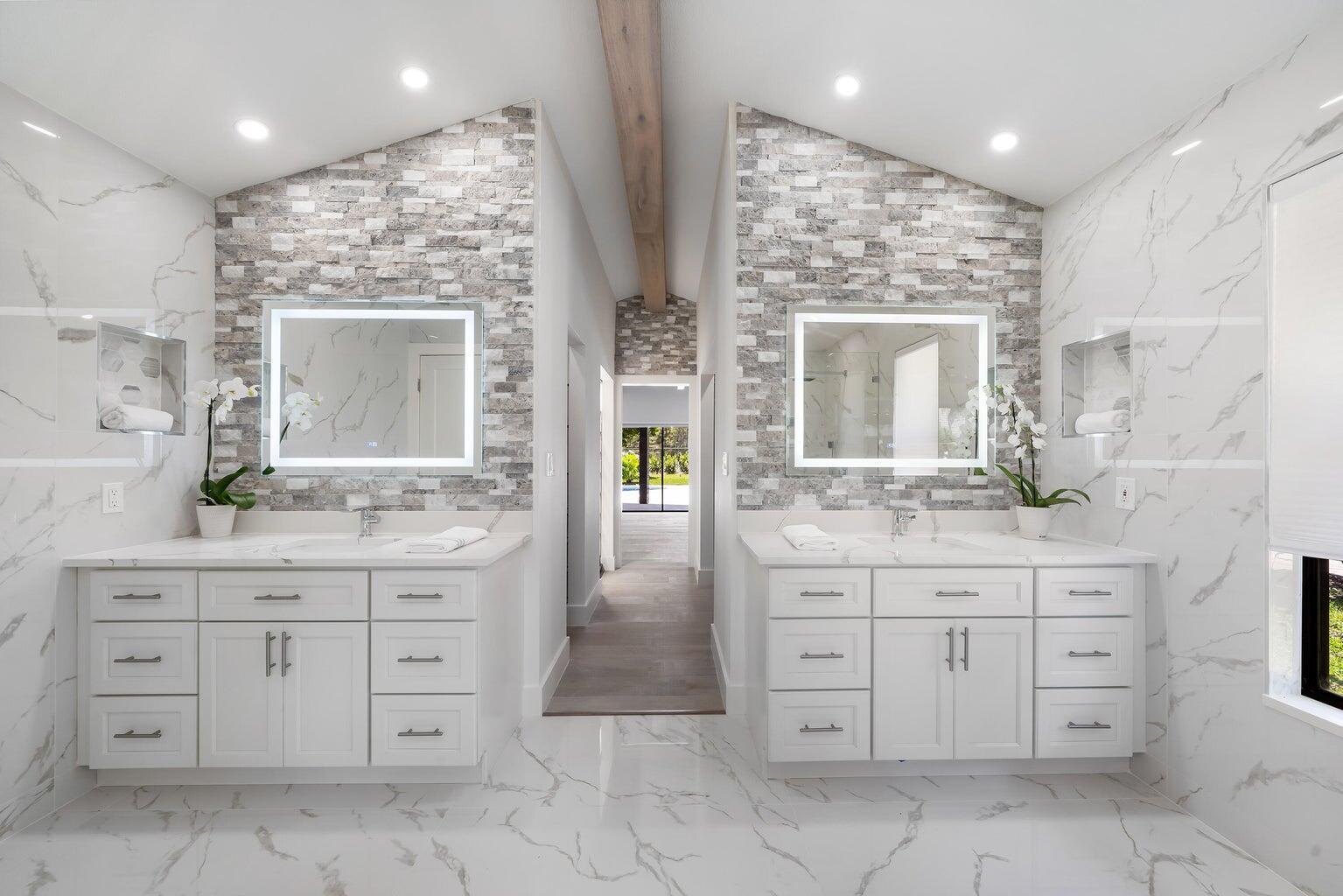 18721 SE River Ridge Road