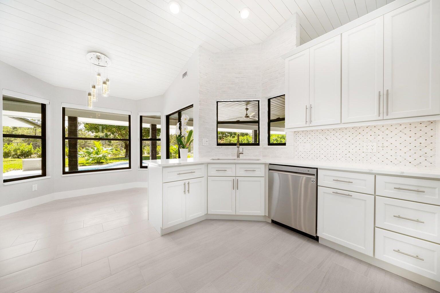 18721 SE River Ridge Road