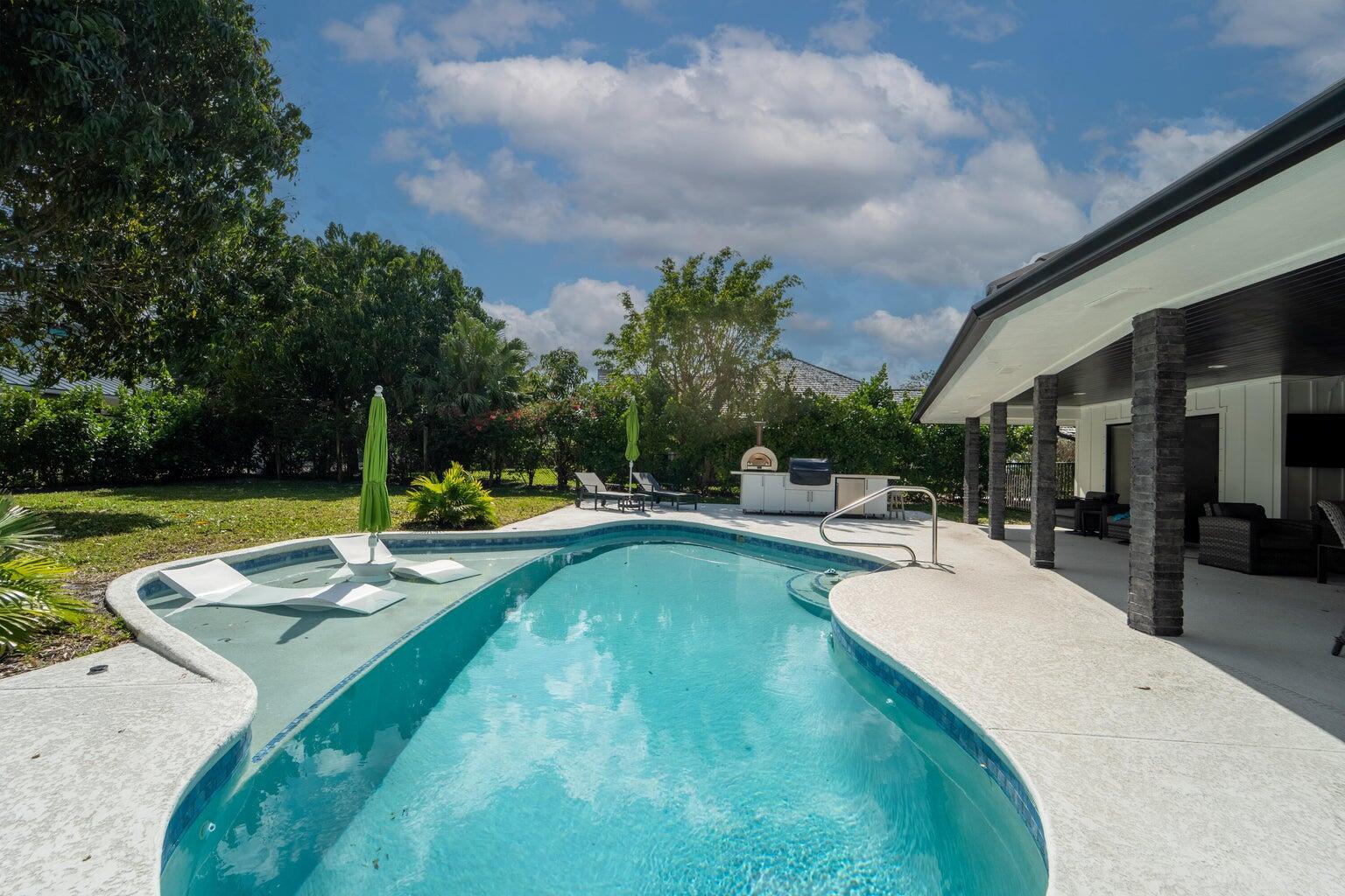 18721 SE River Ridge Road