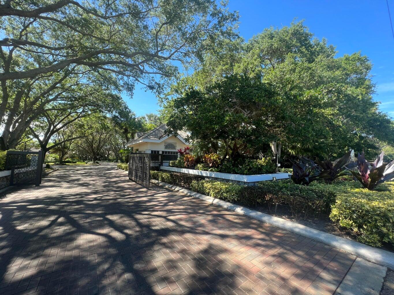 18721 SE River Ridge Road