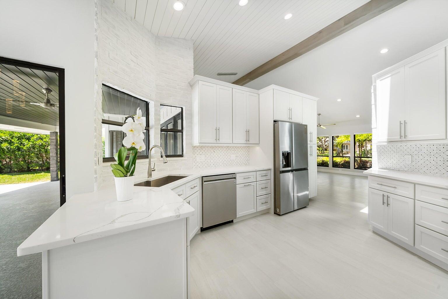 18721 SE River Ridge Road