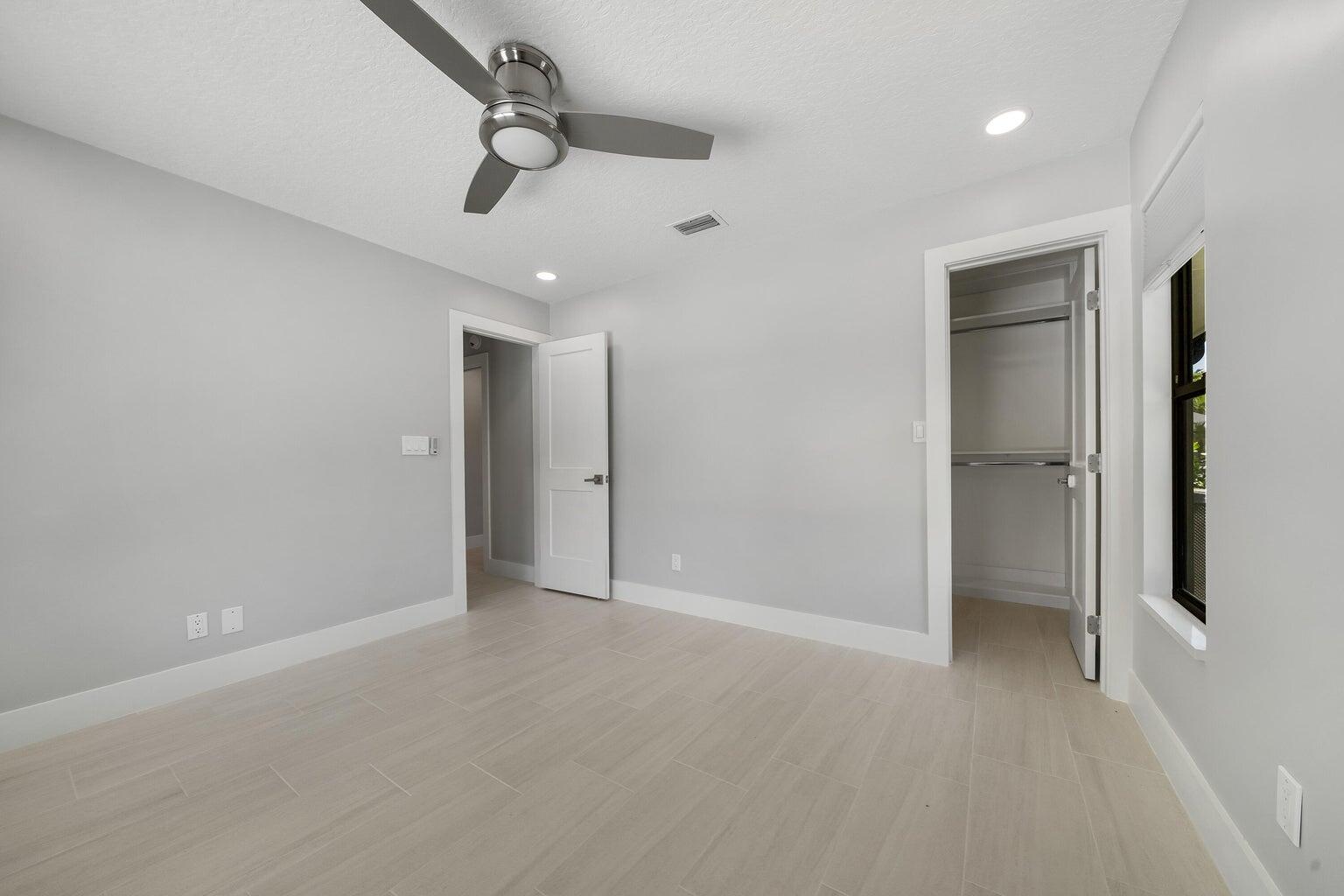 18721 SE River Ridge Road