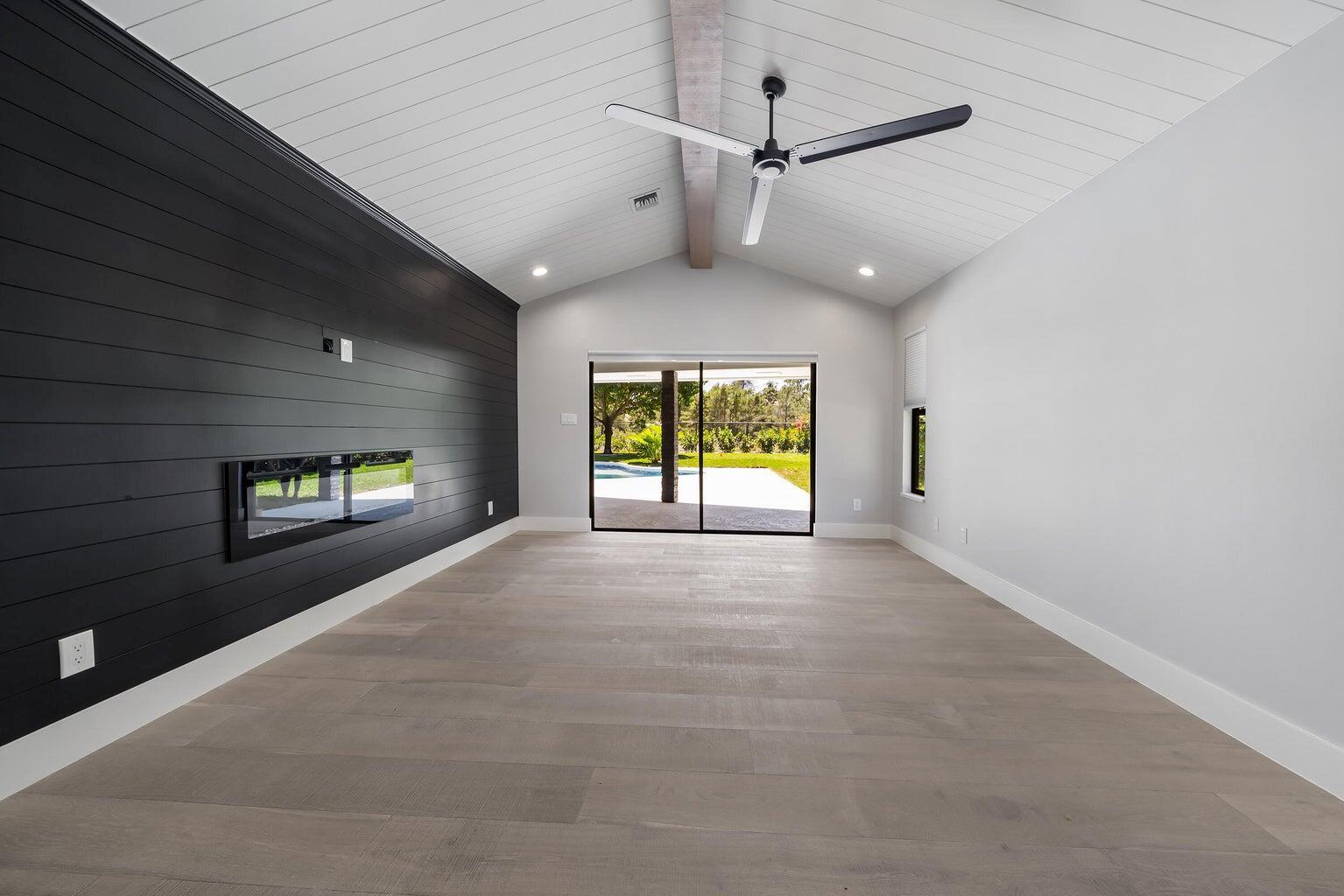 18721 SE River Ridge Road