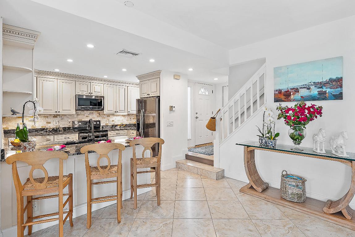 2703 Fairway Drive N