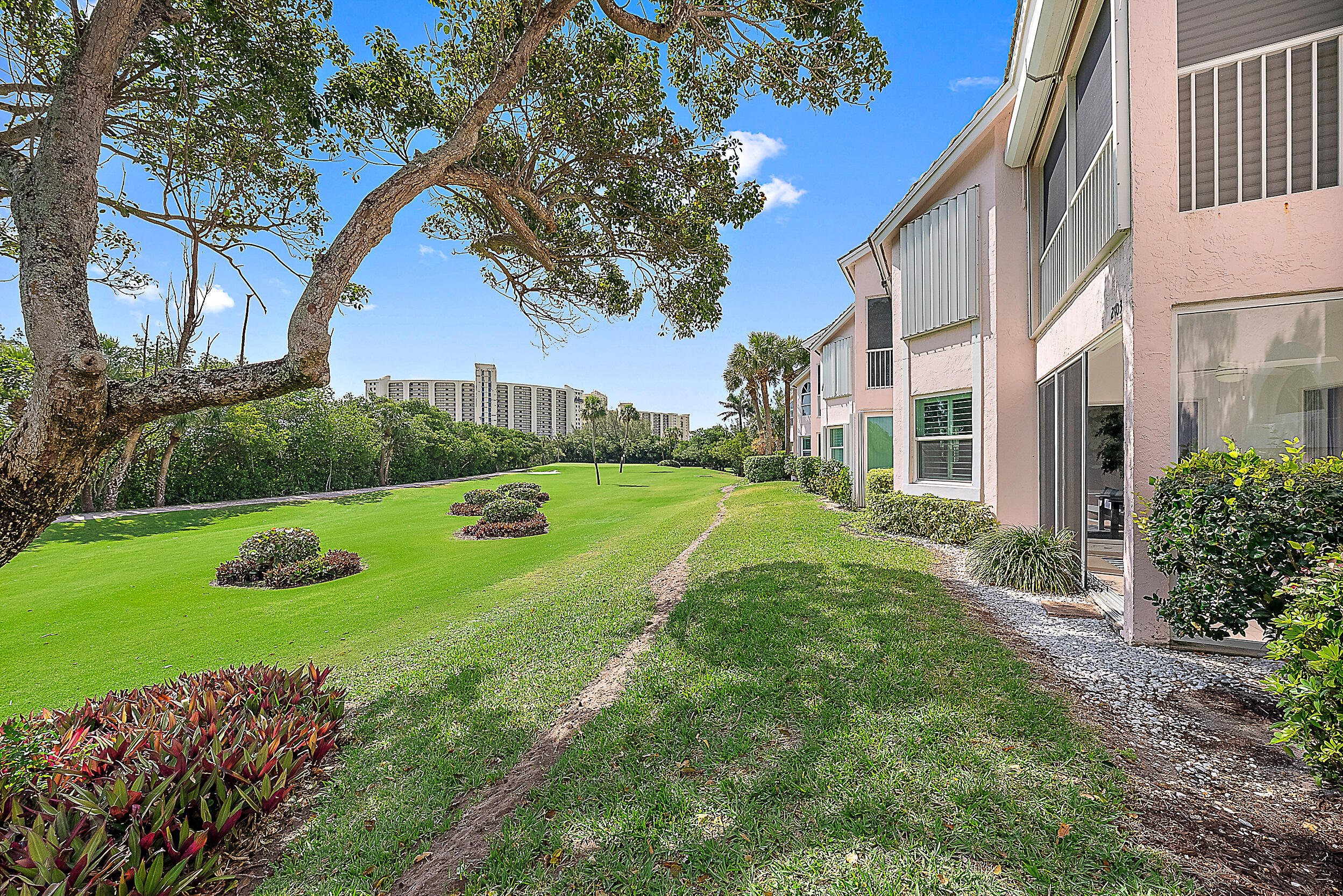 2703 Fairway Drive N