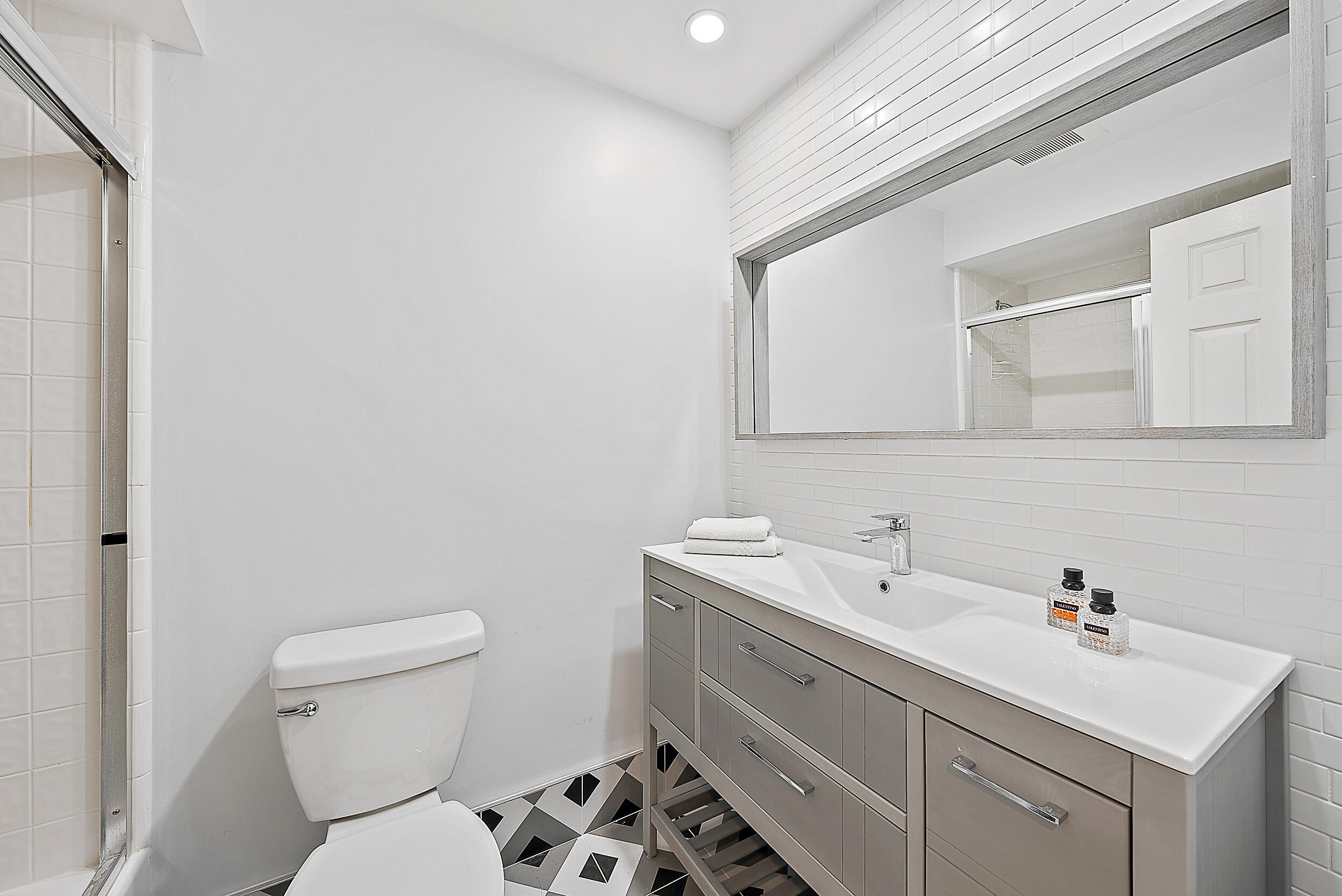 2703 Fairway Drive N