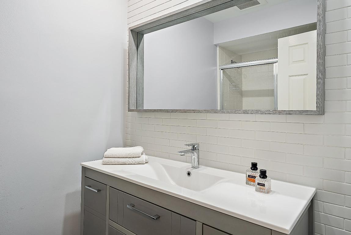 2703 Fairway Drive N