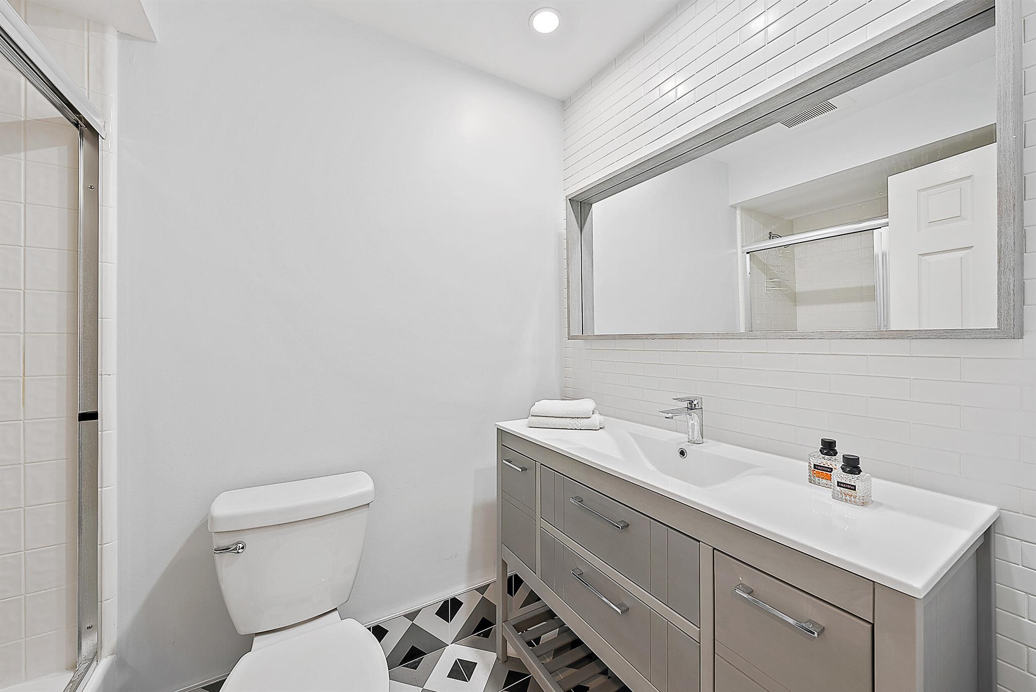 2703 Fairway Drive N