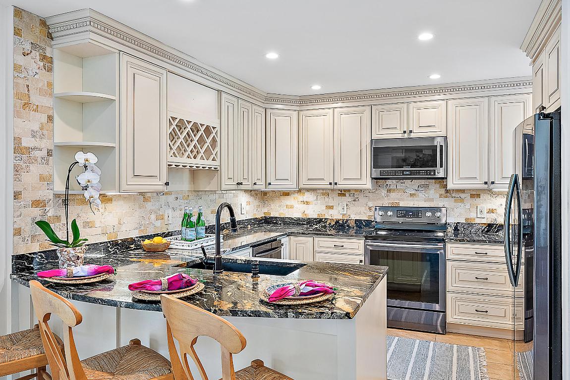 2703 Fairway Drive N