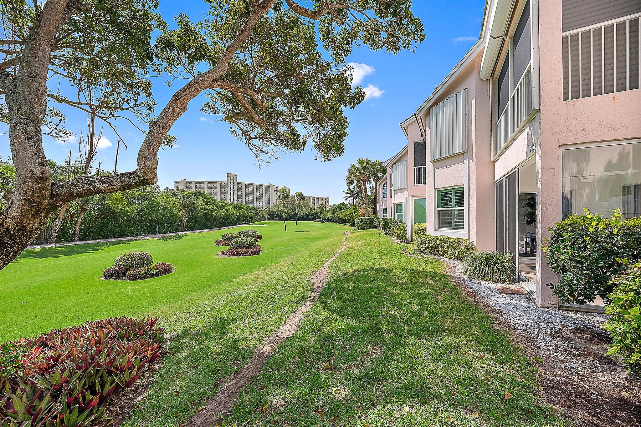 2703 Fairway Drive N