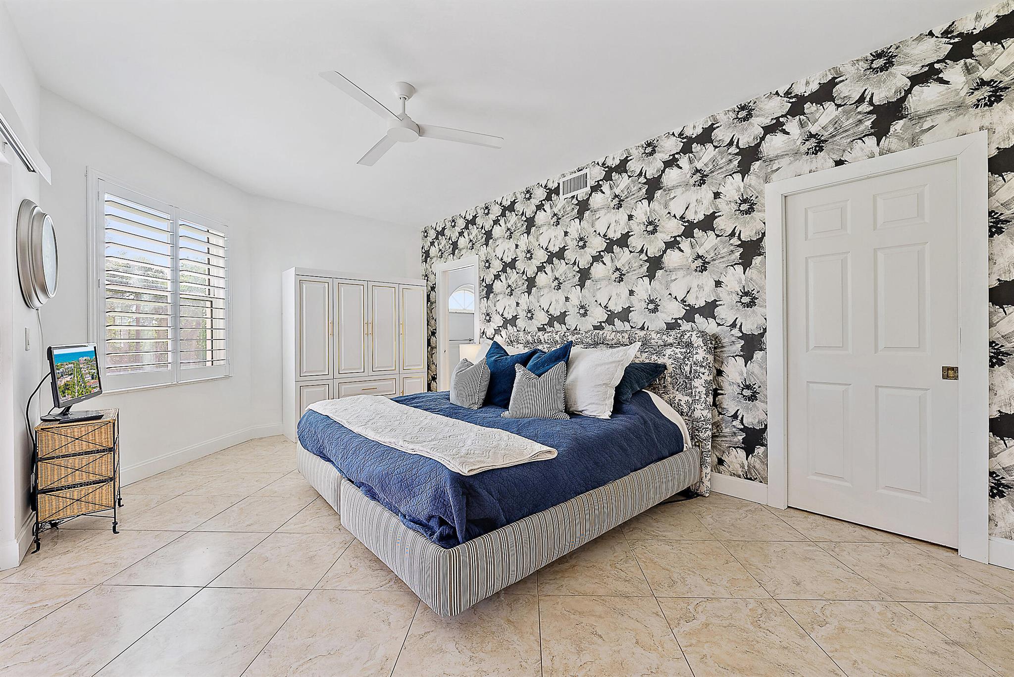 2703 Fairway Drive N