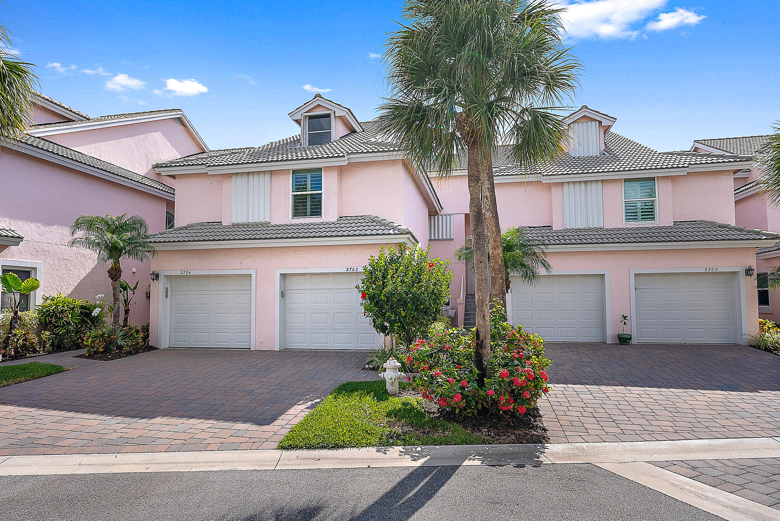 2703 Fairway Drive N