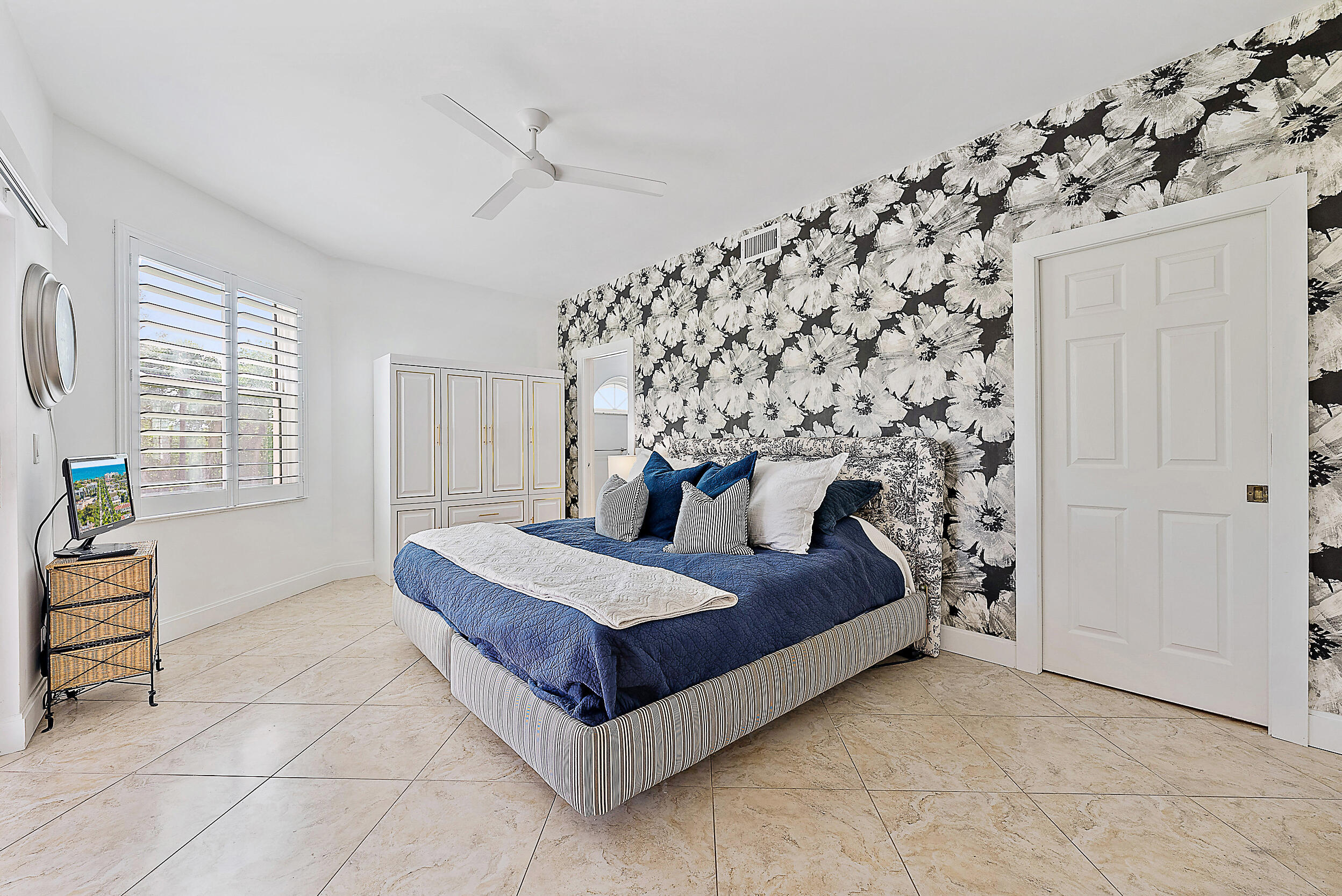 2703 Fairway Drive N