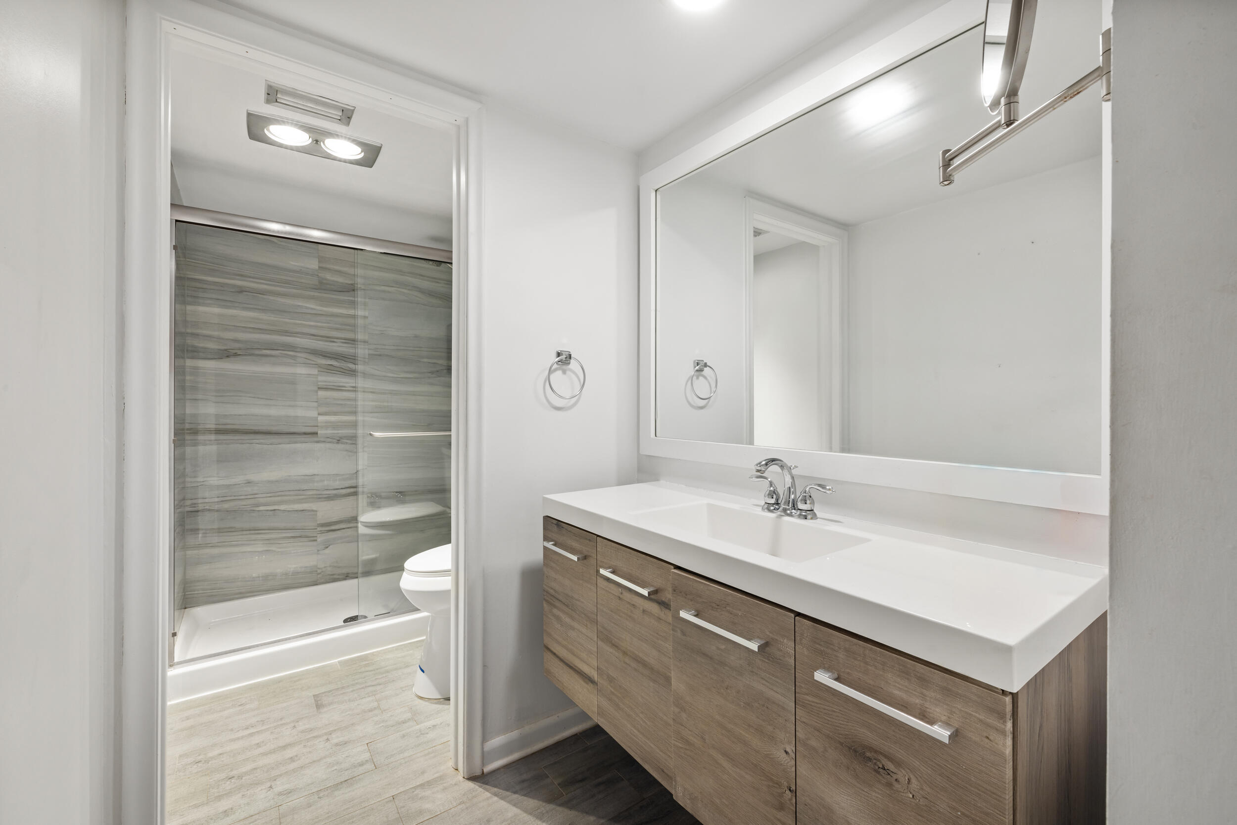 1801 Consulate Place 101