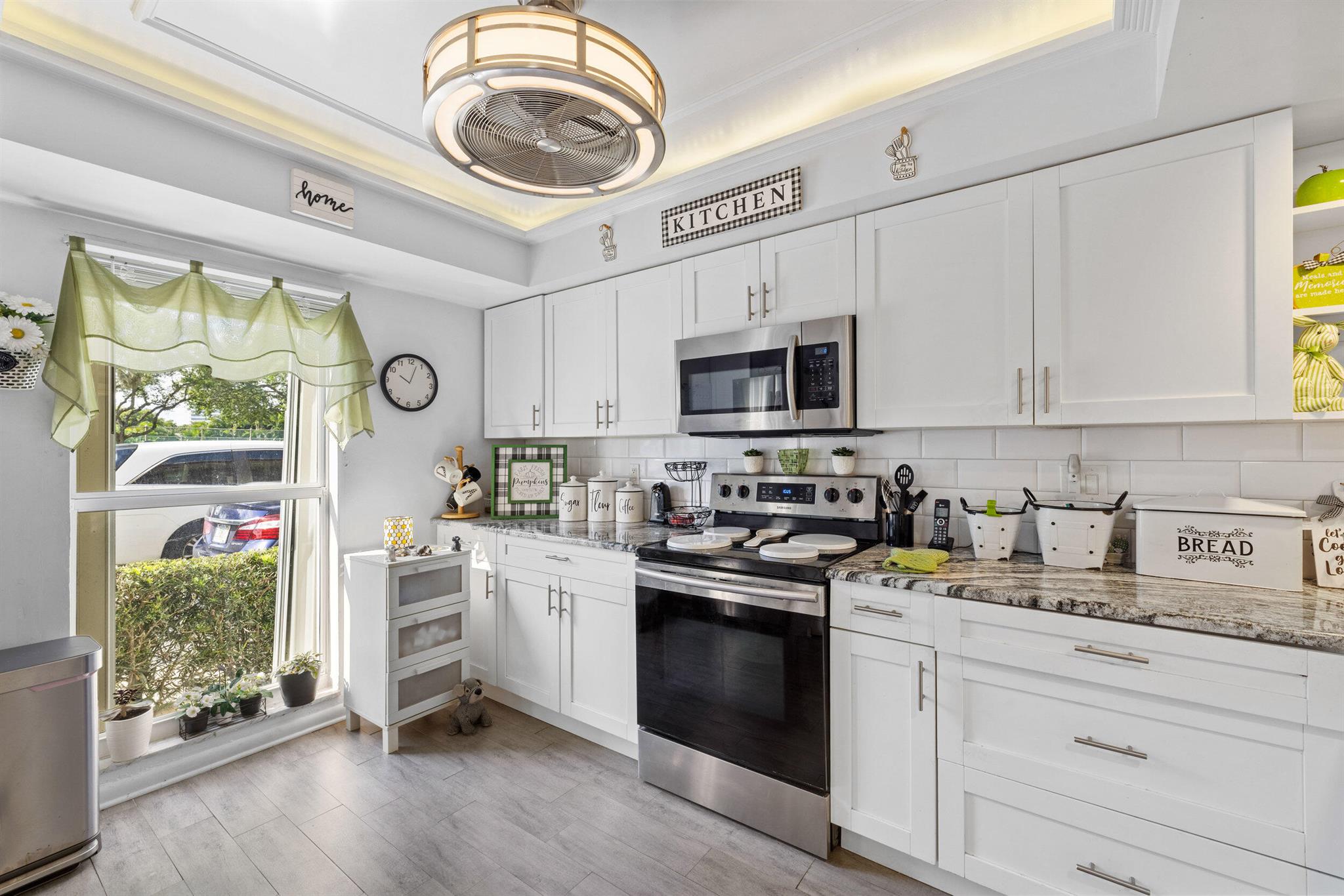 1801 Consulate Place 101