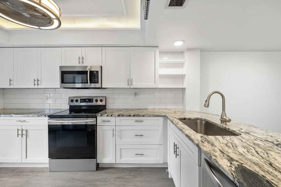 1801 Consulate Place 101