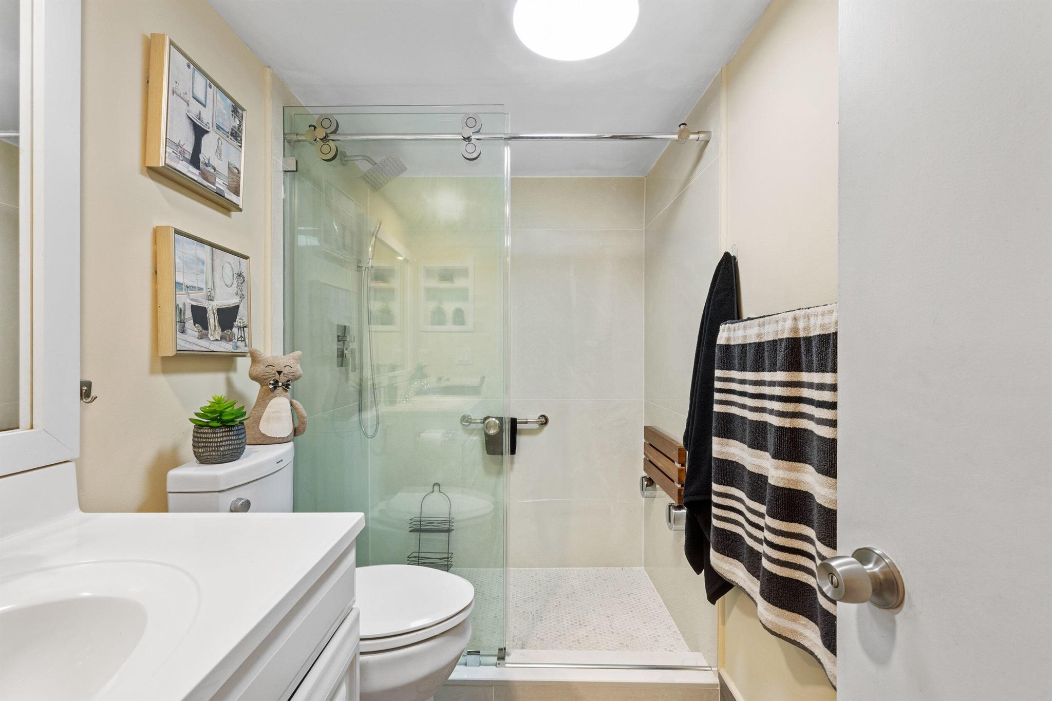 1801 Consulate Place 101