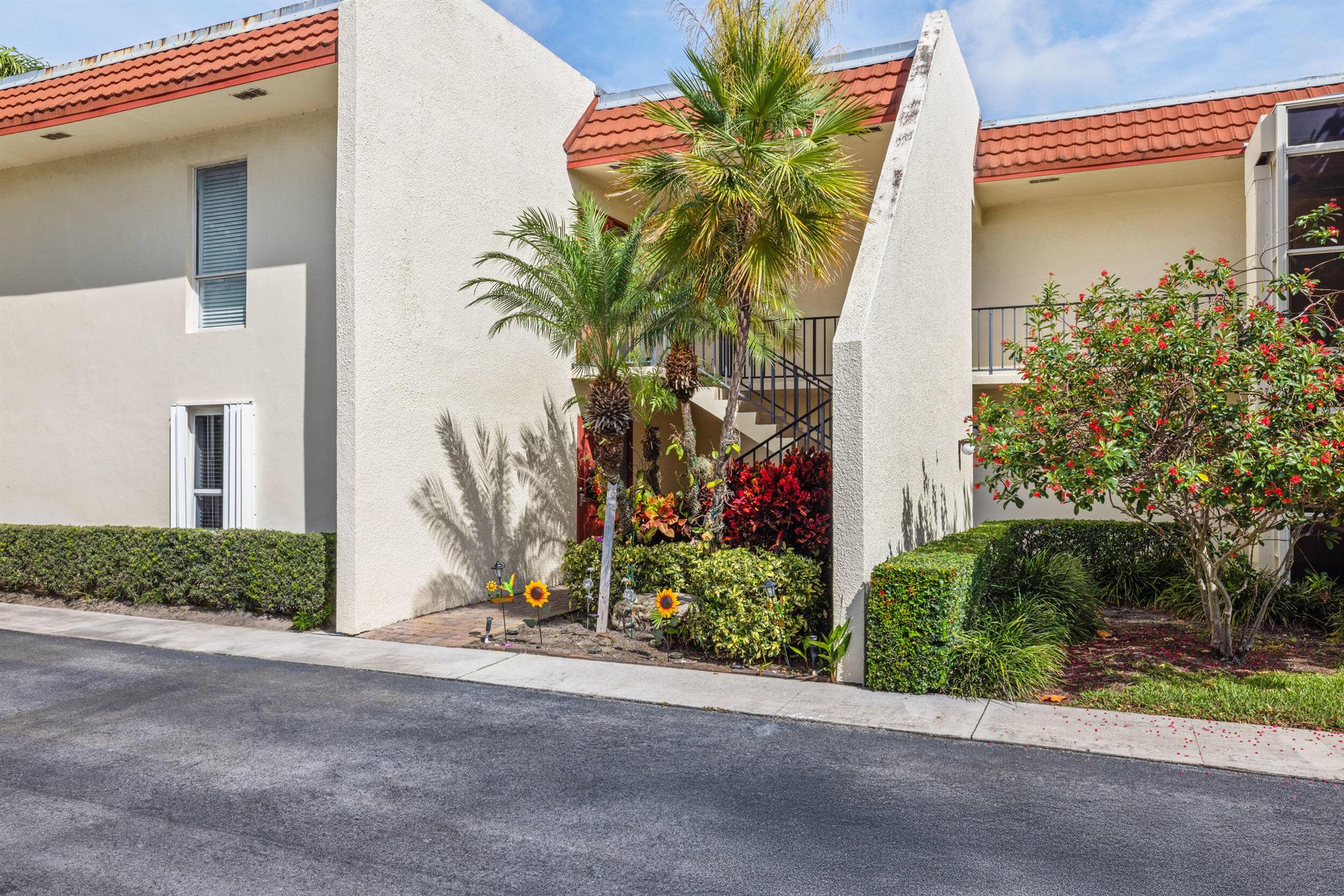 1801 Consulate Place 101