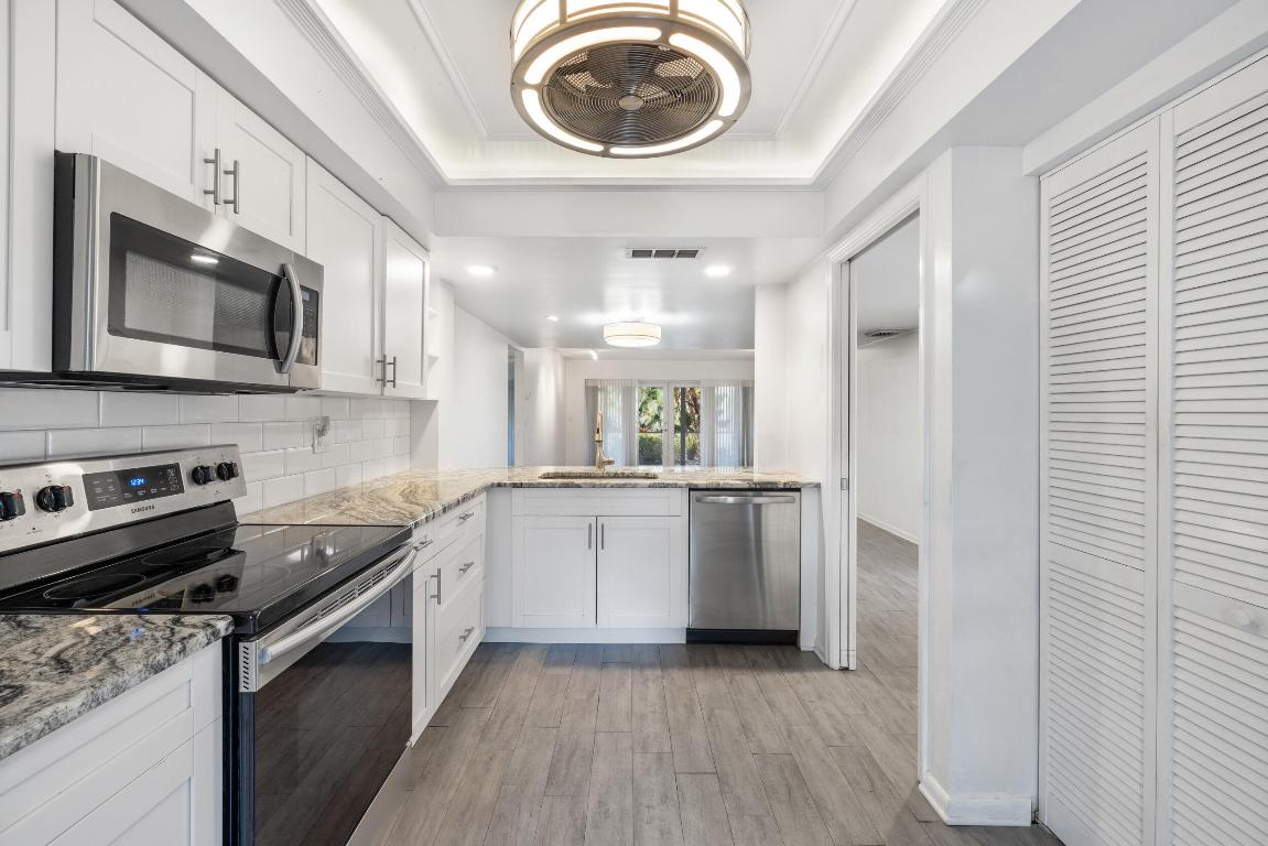 1801 Consulate Place 101