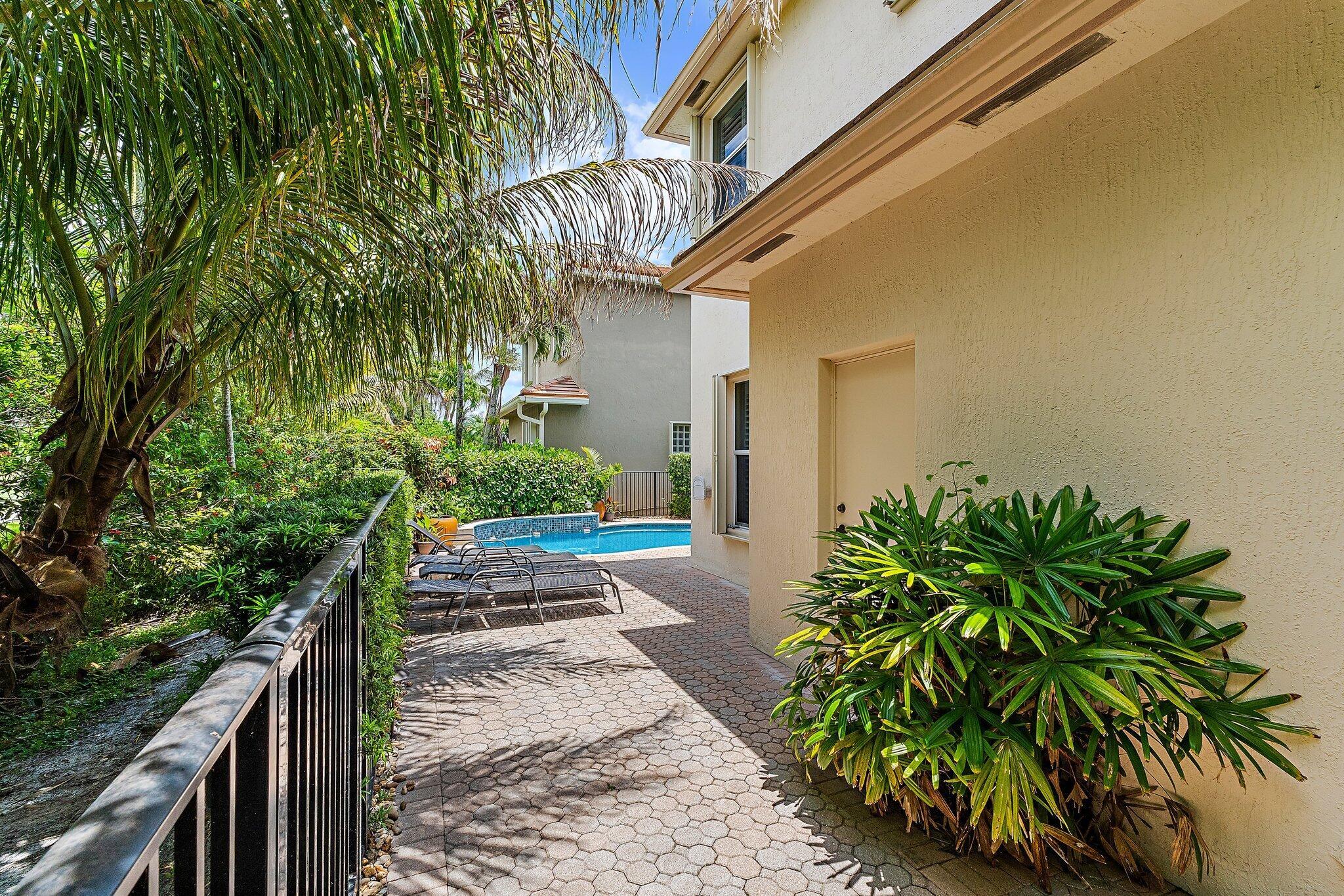 9389 Osprey Isles Boulevard