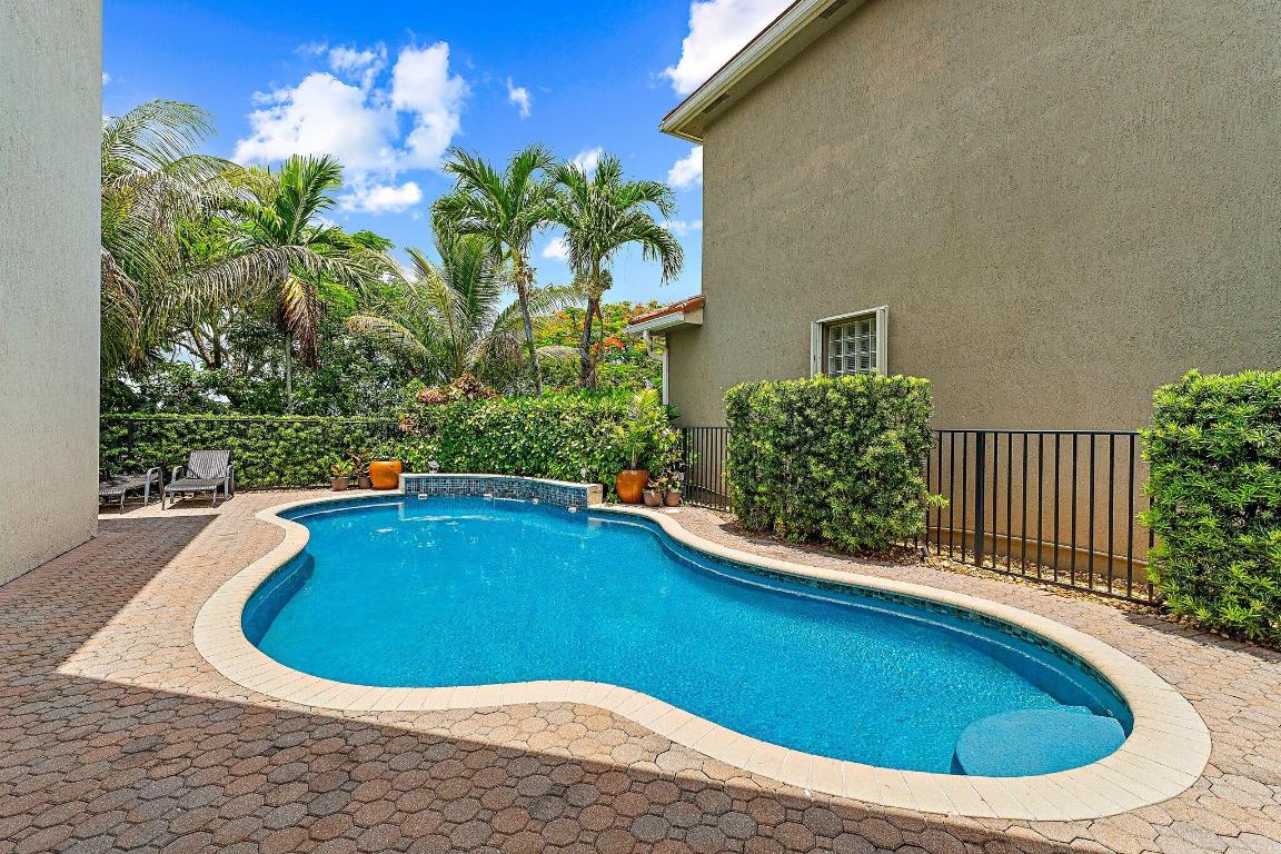 9389 Osprey Isles Boulevard