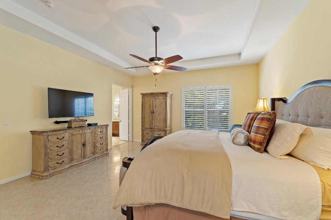 9389 Osprey Isles Boulevard